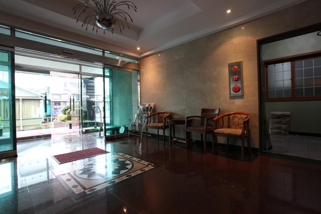 Monaco Hotel Чеджу Екстериор снимка