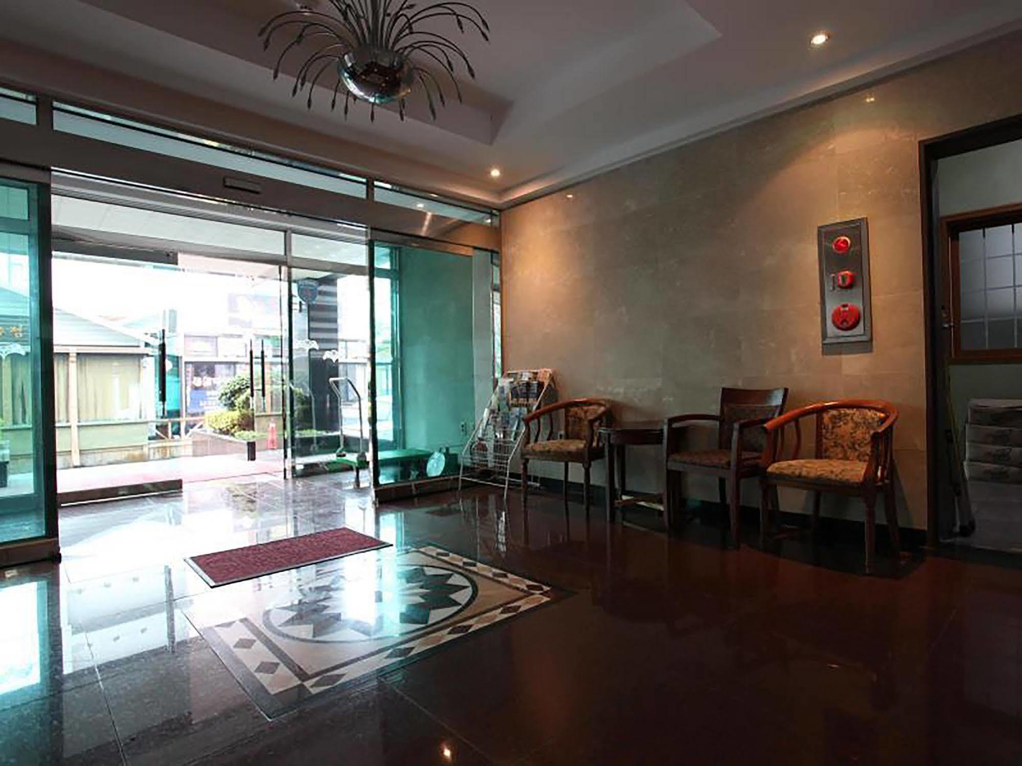 Monaco Hotel Чеджу Екстериор снимка